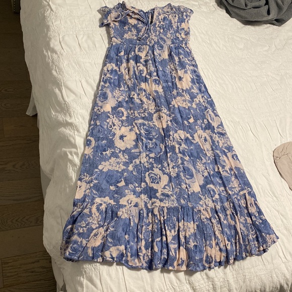 VICI Smocked Maxi Dress - Picture 5 of 7